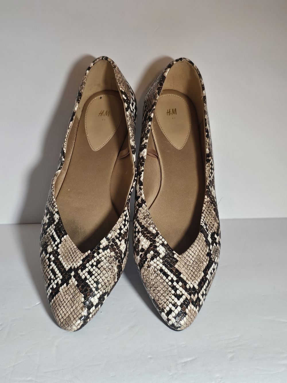 H&M Women's Size 9.5 Snakeskin Pointed Toe Everyday Office Casual Ballet Flats
